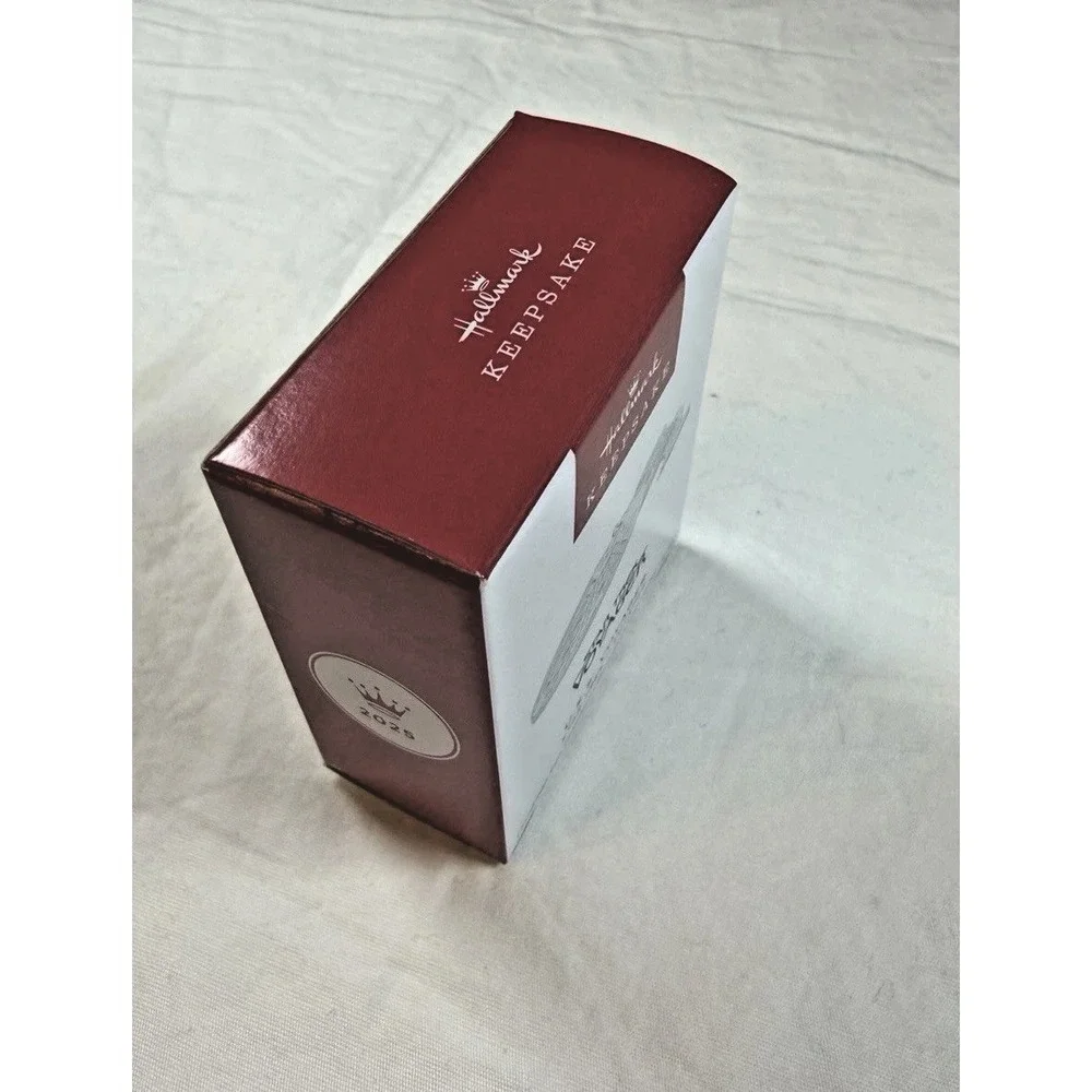 Hallmark Ornament Silver Star Trek Voyager 2025 Keepsake Sci-Fi NEW - Picture 4 of 4